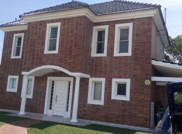 Casa de 5 ambientes, Esteban Echeverría · Casa en Alquiler - Barrio Campo Azul - Canning Ruta 58 Km9