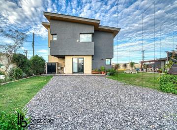 Casa · 120m² · 4 Ambientes · 3 Cocheras · Casa en Atlantida, Santa Clara del Mar
