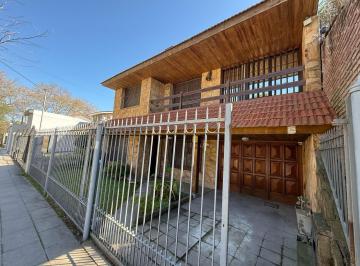 Casa · 220m² · 5 Ambientes · Casa en Venta Longchamps Apta Credito!