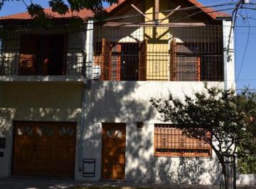 Casa · 183m² · 4 Ambientes · 2 Cocheras · Venta Casa 3 Dorm. con Cochera Doble, Parque y Pileta – Barrio Belgrano
