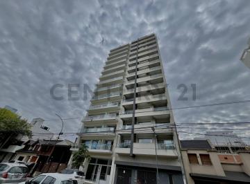 Departamento · 42m² · 1 Ambiente · Calle 12 E/ 39 y 40 | Venta Monoambiente 42 m² Divisible Frente a Plaza Belgrano – Piscina y Sum
