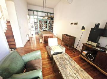 Casa · 136m² · 4 Ambientes · Venta Casa 4 Ambientes en Liniers con Patio y Terraza
