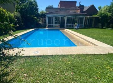 Casa · 200m² · 4 Ambientes · 1 Cochera · El Rocio - Excelente Ubicacion, con 2 Dorm. en Planta Baja