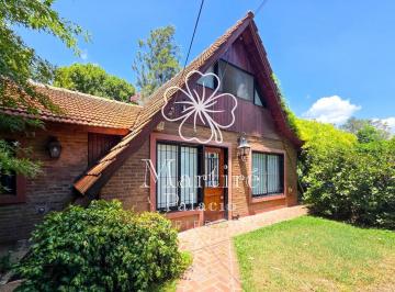 Casa · 164m² · 5 Ambientes · Venta Casa 4 Ambientes Altillo Jardin Pileta Quincho Don Torcuato