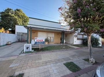 Casa · 125m² · 6 Ambientes · 3 Cocheras · Casa en Centro