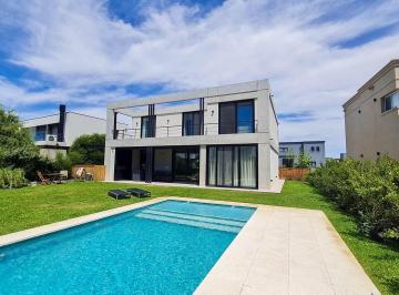 Casa · 229m² · 5 Ambientes · 1 Cochera · Casa en Venta en Ceibos, Puertos, Escobar