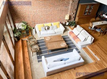 Casa · 326m² · 6 Ambientes · 2 Cocheras · Venta Casa en Hurlingham 6 Amb. Zona Centro