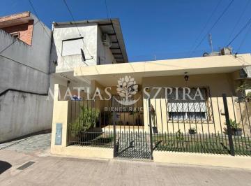 PH · 314m² · 4 Ambientes · 1 Cochera · Venta Casa 4 Ambientes y 4 Departamentos en Merlo