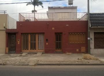 Casa · 115m² · 5 Ambientes · 1 Cochera · Santa Fe 4473