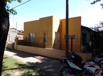 Casa · 90m² · 4 Ambientes · Casa con Departamento Excelente Ubicacion General Madariaga