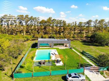 Casa · 198m² · 5 Ambientes · 2 Cocheras · Azahares del Paraná. Casa 3 Dorm. a Estrenar