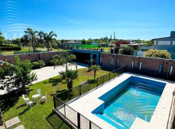 Casa · 332m² · 7 Ambientes · 2 Cocheras · Casa 3 Dorm. - Roldán