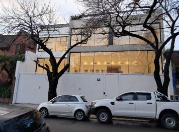 Departamento · 490m² · 4 Ambientes · 6 Cocheras · Venta Imponente Casa Residencial Parrilla Garage 8 Autos Pileta Belgrano Chico