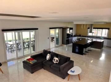 Casa · 320m² · 6 Ambientes · Casa de 6 Ambientes con Piscina Climatizada en Terralagos, Barrio Playa. Canning, Ezeiza.