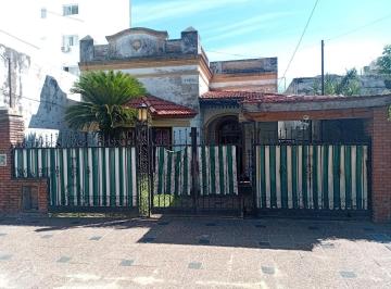 Casa · 200m² · 4 Ambientes · 1 Cochera · Casa en Venta, Caseros