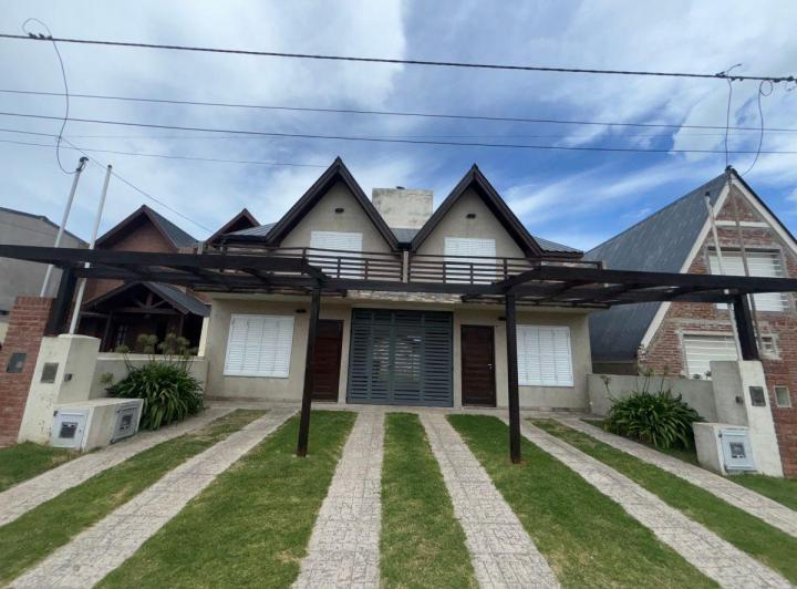 PH · 195m² · 7 Ambientes · 4 Cocheras