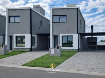 Casa · 120m² · 3 Ambientes · 1 Cochera · Oportunidad Duplex 2 Dorm en Docta Av