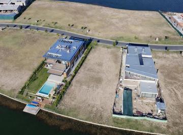 Terreno · 977m² · Espectacular Lote con Extenso Espejo de Agua en Puentes!