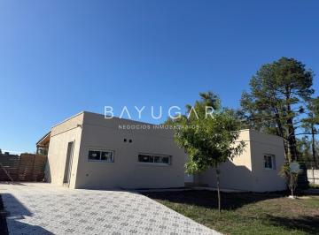 Casa · 170m² · 5 Ambientes · 3 Cocheras · Venta Casa a Estrenar en Santo Tomás - Financiación