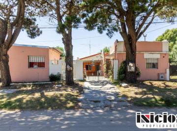 Departamento de 3 ambientes, Mar de Ajó · 4 Departamentos: Mitre N° 1181 E/ Sarmiento y Entre Rios - Mar de Ajo - C1057