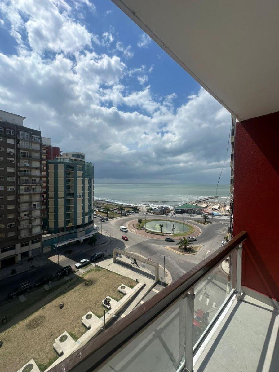 3 amb vista plena al mar, calefacción x radiadores, balcón saliente y cochera fija