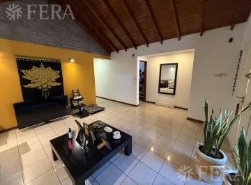Casa · 119m² · 5 Ambientes · 1 Cochera · Venta Casa 5 Ambientes con Cochera en Wilde