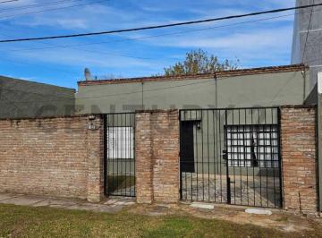 Casa · 76m² · 4 Ambientes · 1 Cochera · Casa de 3 Dorm. en Venta en San Carlos