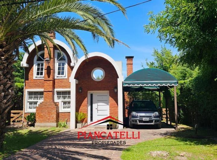 Casa · 92m² · 3 Ambientes · 3 Cocheras