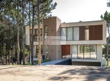 Casa · 530m² · 7 Ambientes · 2 Cocheras · Venta Casa Costa Esmeralda