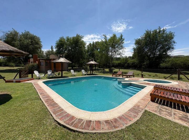 Quinta vacacional · 290m² · 10 Ambientes · 6 Cocheras