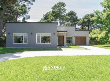 Casa · 147m² · 4 Ambientes · 2 Cocheras · Casa en Venta Barrio B5 Pinamar | 3 Dorm | Suite con Vestidor | Losa Radiante