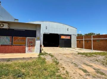 Bodega-Galpón · 1500m² · 3 Ambientes · Nave Industrial en Alvear - Fundicion - Todos Los Servicios - Metalurgica
