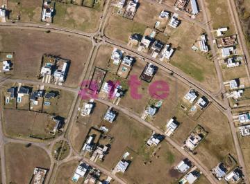 Terreno · 900m² · Terrenos a La Venta en Barrio Cerrado Los Juncos A22
