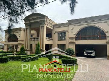 Casa · 536m² · 6 Ambientes · 4 Cocheras · Casa en Venta, con 5 Ambientes en San Diego