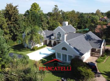 Casa · 550m² · 6 Ambientes · 2 Cocheras · Casa en Venta con 6 Ambientes en Country San Diego