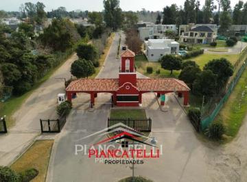 Terreno · 930m² · Lote en Venta en Weston, Barrio Privado