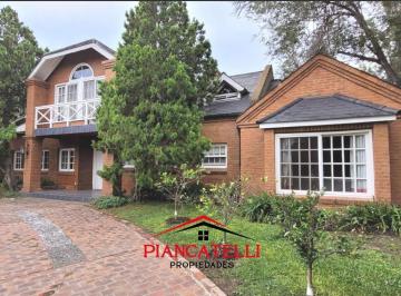 Casa · 360m² · Casa en Venta en Banco Provincia Country Club con 6 Ambientes