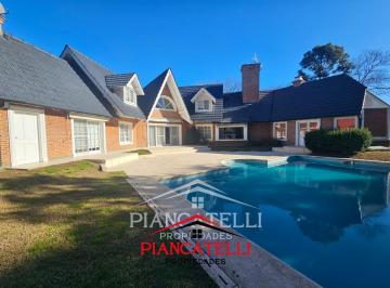 Casa · 320m² · 6 Ambientes · 2 Cocheras · Casa en Venta 6 Ambientes en San Diego Country Club