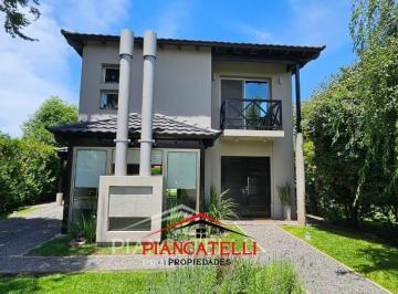 Casa · 121m² · 4 Ambientes · 5 Cocheras · Casa en Venta con 4 Ambientes, en Banco Provincia Country Club