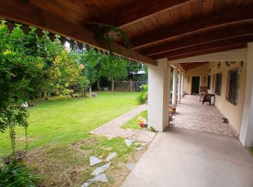 Casa · 120m² · 4 Ambientes · 1 Cochera · Sensacional Casa con Pileta, Escritura, Domselaar