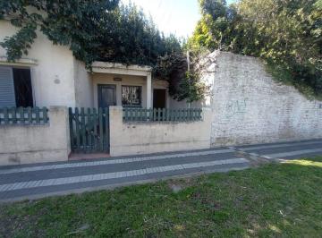 Casa · 80ha · 3 Ambientes · 3 Cocheras · Casa 3 Ambientes con Garaje y Terraza