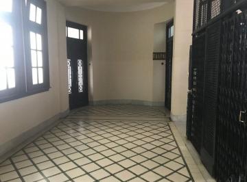 Departamento · 104m² · 4 Ambientes · Oportunidad! Gran Depto. 4 Amb. Constitución!