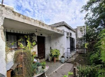 Casa · 103m² · 3 Ambientes · 1 Cochera · Casa 3 Amb. en S. F Solano. Oportunidad