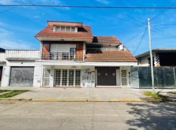 Casa · 250m² · 6 Ambientes · Propiedad Ideal Emprendimiento Apto Profesional