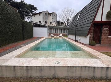 Casa · 155m² · 4 Ambientes · 3 Cocheras · Casa 4 Ambientes con Pileta y Quincho 934 m T