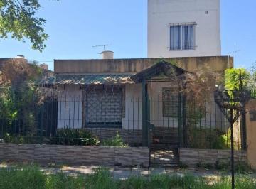 Casa · 150m² · 4 Ambientes · 1 Cochera · Casa en Venta Burzaco