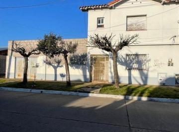 Casa · 225m² · 3 Ambientes · 1 Cochera · Venta Casa 3 Ambientes con Parque - Apto Credito