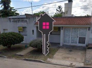 Casa · 90m² · 3 Ambientes · 1 Cochera · Venta Casa en Villa Cacique