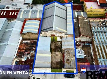 Bodega-Galpón · 940m² · Importante Galpón en Venta con Local Comercial