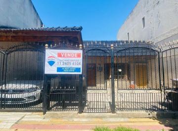 PH · 110m² · 3 Ambientes · 1 Cochera · PH Tipo Chalet Al Frente con Cochera y Terraza